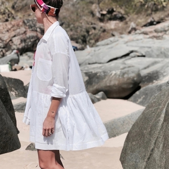 Crisp White Contemporary Cover Up▪︎One size - Picture 3 of 9